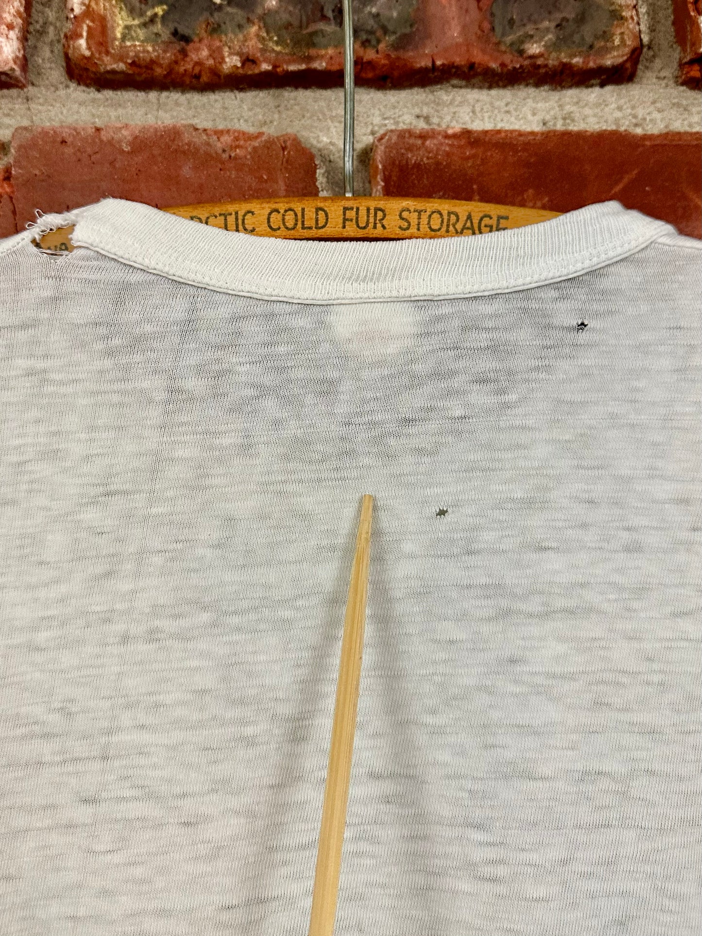 Vintage 70s 1970s COMPETITION ENTERPRISES INC Volkswagen VW Engines By Bob Meoli T-Shirt Custom Automotive Auto Racing Car Mechanic Speed Shop Distressed Paper Thin White Healthknit Pak-knit Mens Medium M 17.25x29.5