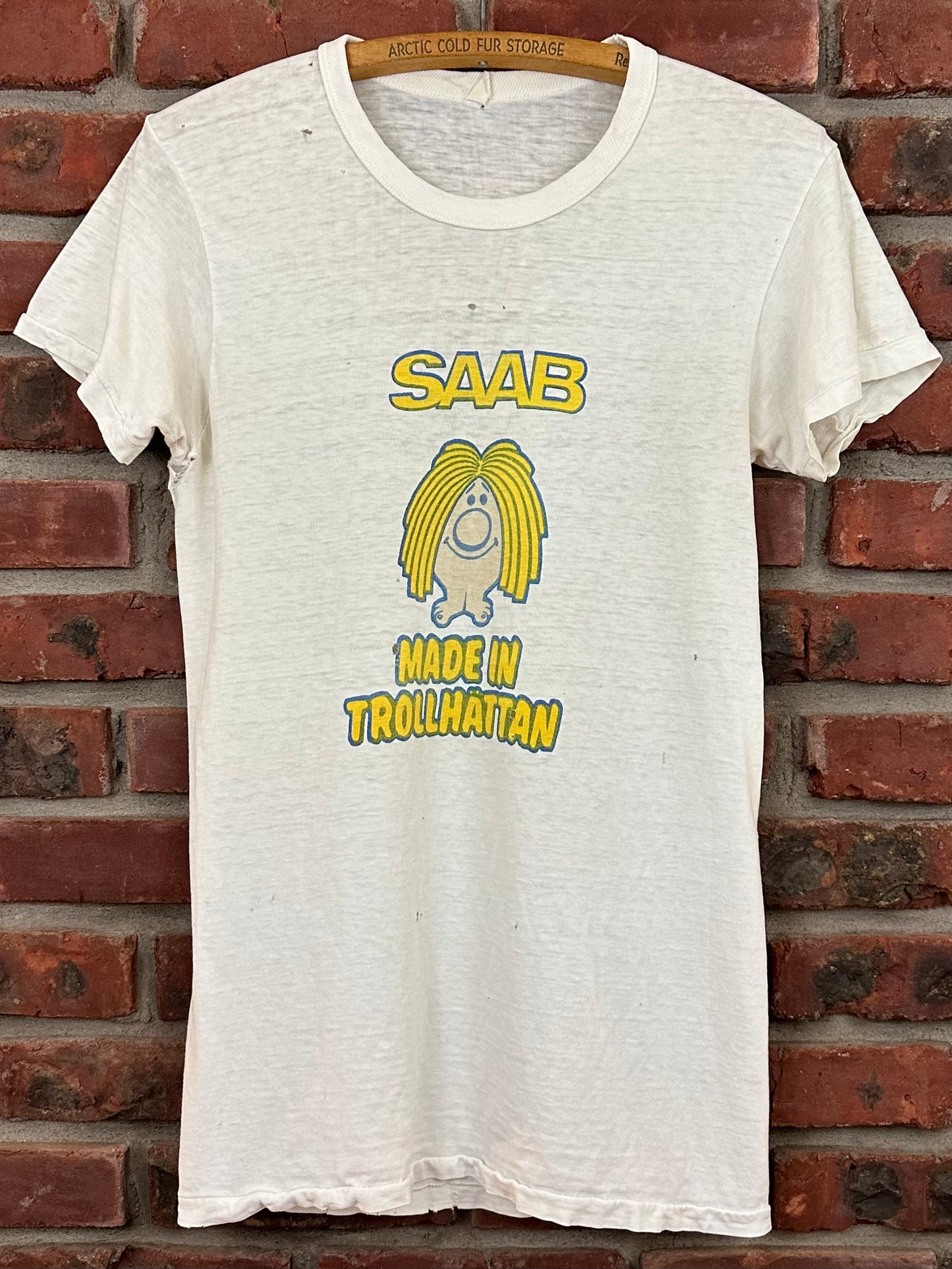 Vintage 70s 1970s SAAB Made In Trollhattan Sweden T-Shirt Swedish Car European Automotive Auto Paper Thin White Mens Medium M