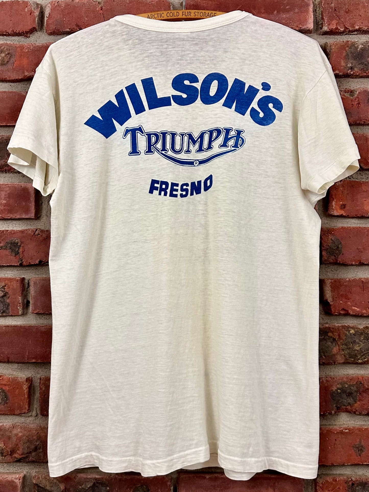 Vintage 70s 1970s Triumph Motorcycles Dealer T-Shirt Wilsons Fresno White Mayo Spruce Label Mens Medium M 19.25x25.5