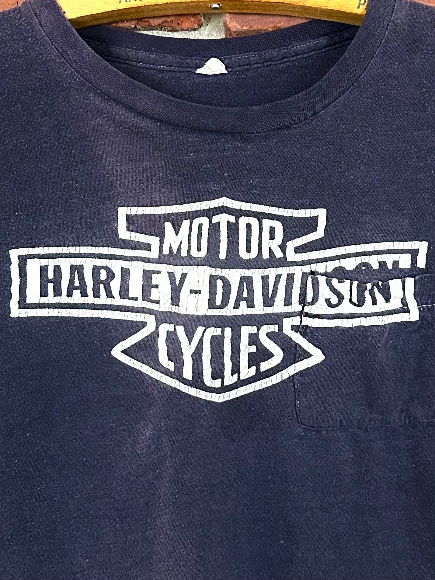 Vintage 60s 70s 1960s 1970s HARLEY DAVIDSON MOTORCYCLES Bar and Shield Cropped Pocket T-Shirt Austin Texas Dealer Blue Derby Label Mens Extra Small XS 17.25x19