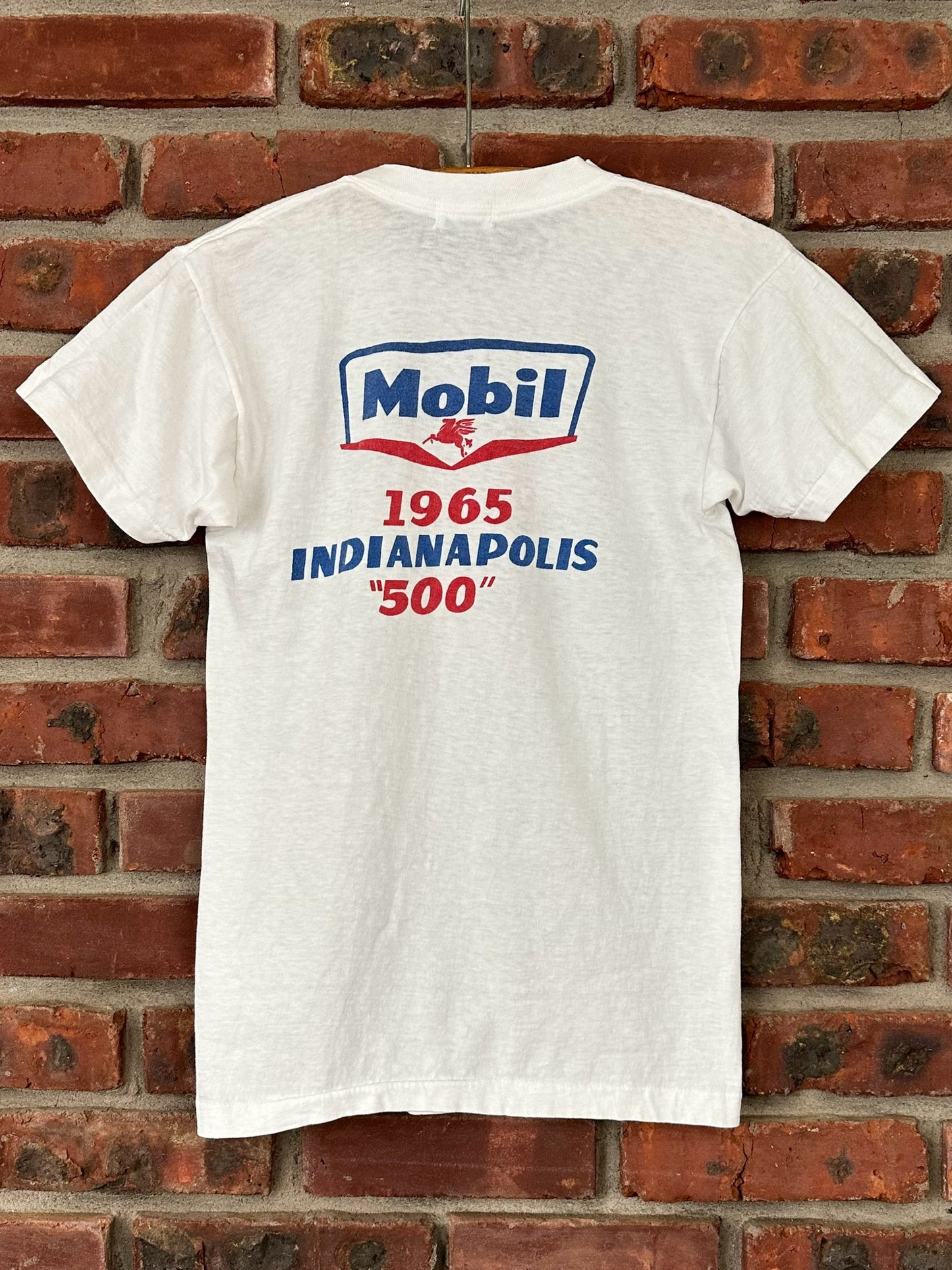 Vintage 60s 1960s 1965 MOBIL INDIANAPOLIS 500 Sponsor T-Shirt Indy Car Racing Automotive Motor Oil Gasoline Gas White DeJac De-Jac Label Mens Small S  18x25.5