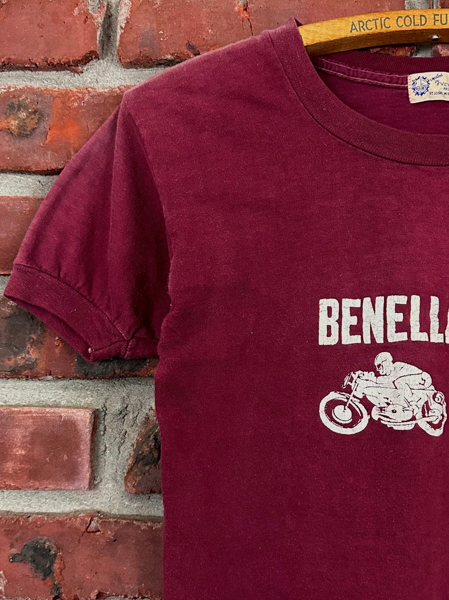 Vintage 50s 1950s BENELLI Motorcycles Dealer Promo Pocket T-Shirt Soft Faded Burgundy Red Victoria Products Mens Extra Small XS