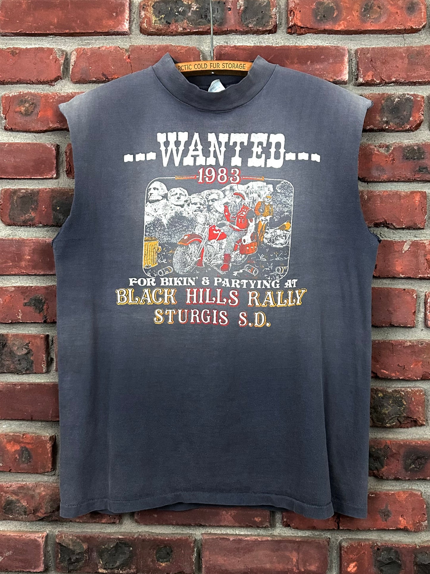 Vintage 80s 1980s 1983 HARLEY DAVIDSON Motorcycles Sleeveless Cut Off T-Shirt Sturgis Black Hills Rapid City South Dakota Biker Faded Black Hanes Mens M Medium