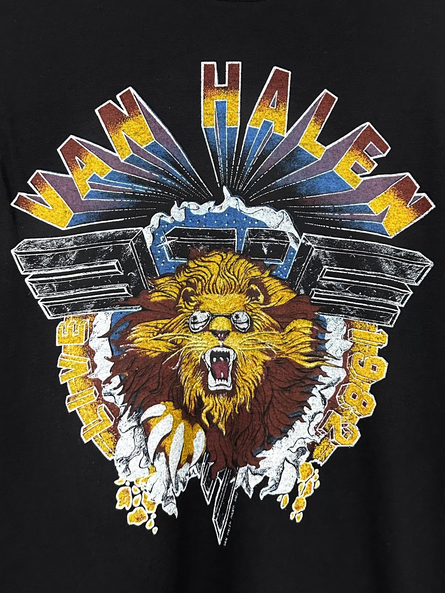 Vintage 80s 1980s 1982 VAN HALEN Hide Your Sheep Live Rock Concert Tour T SHIRT Lion Graphic Black Ched Label Small S 17.5x26